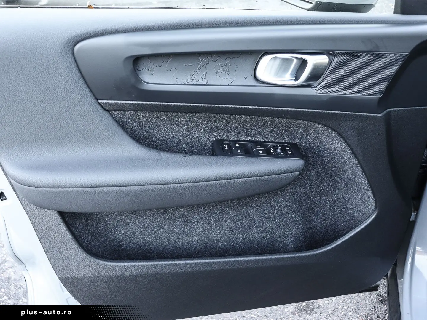 VOLVO XC40 Essential 2WD