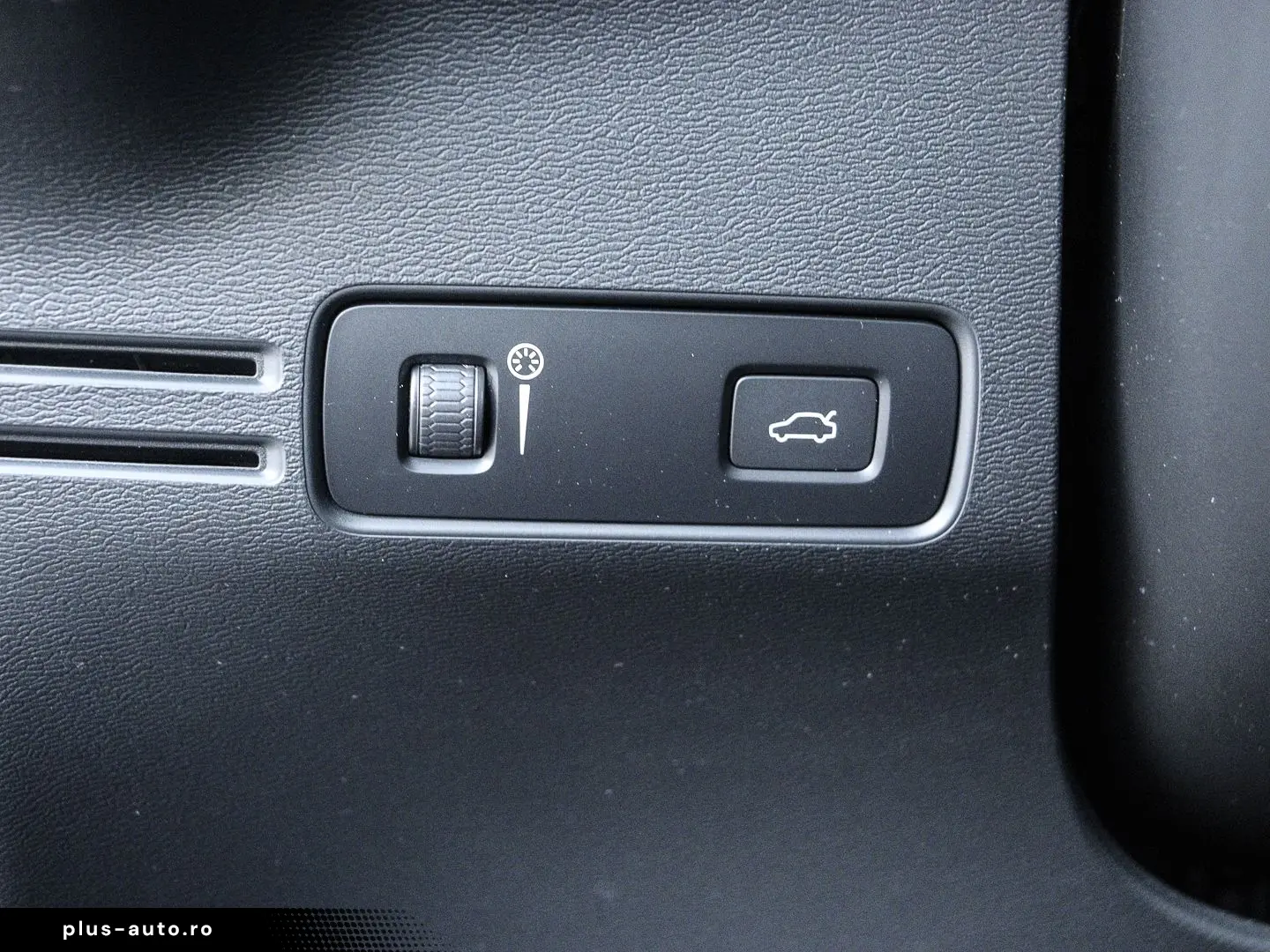 VOLVO XC40 Essential 2WD