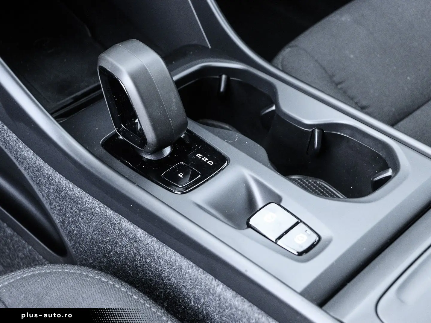 VOLVO XC40 Essential 2WD