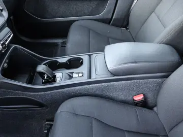 VOLVO XC40 Essential 2WD