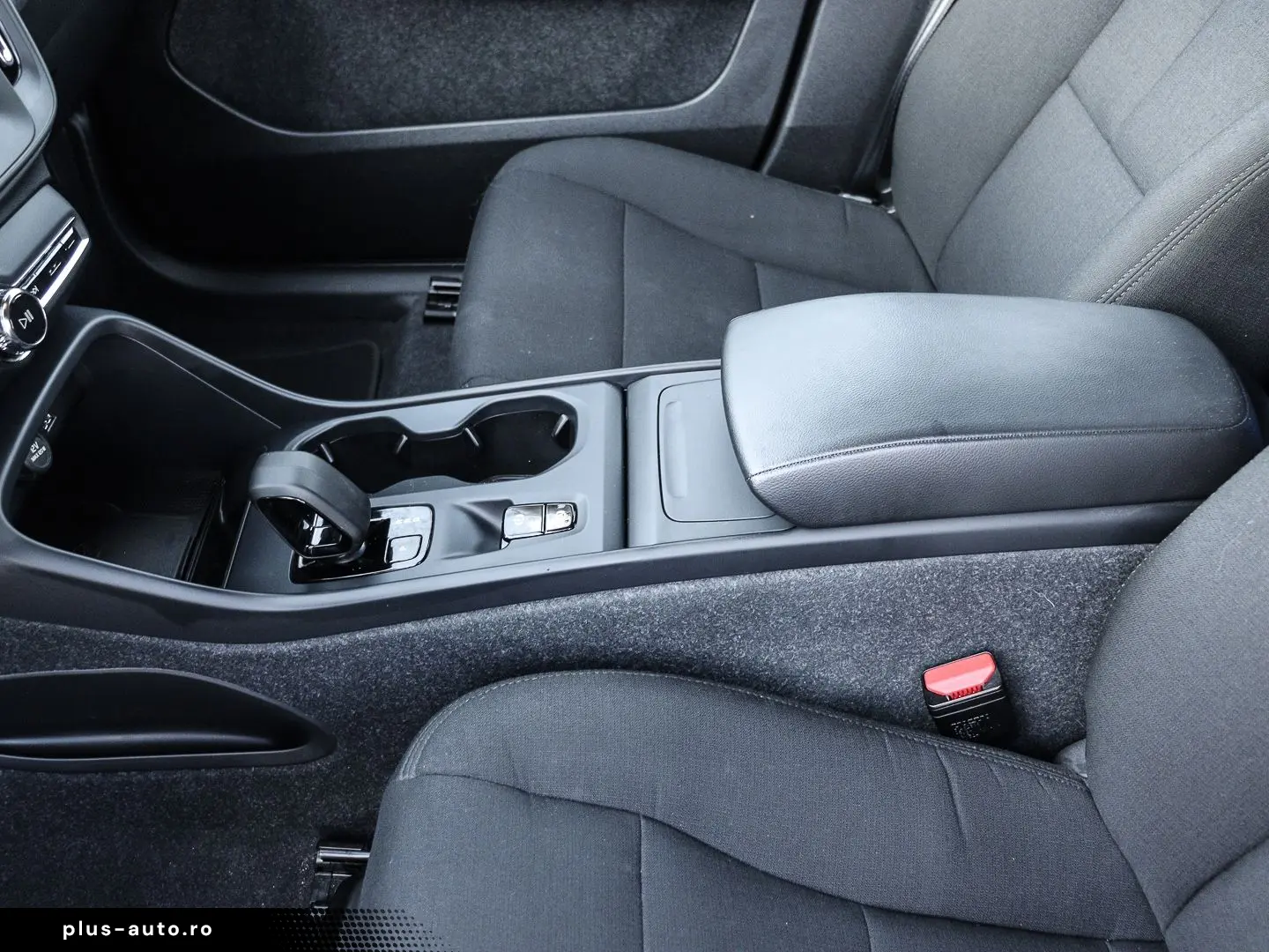 VOLVO XC40 Essential 2WD