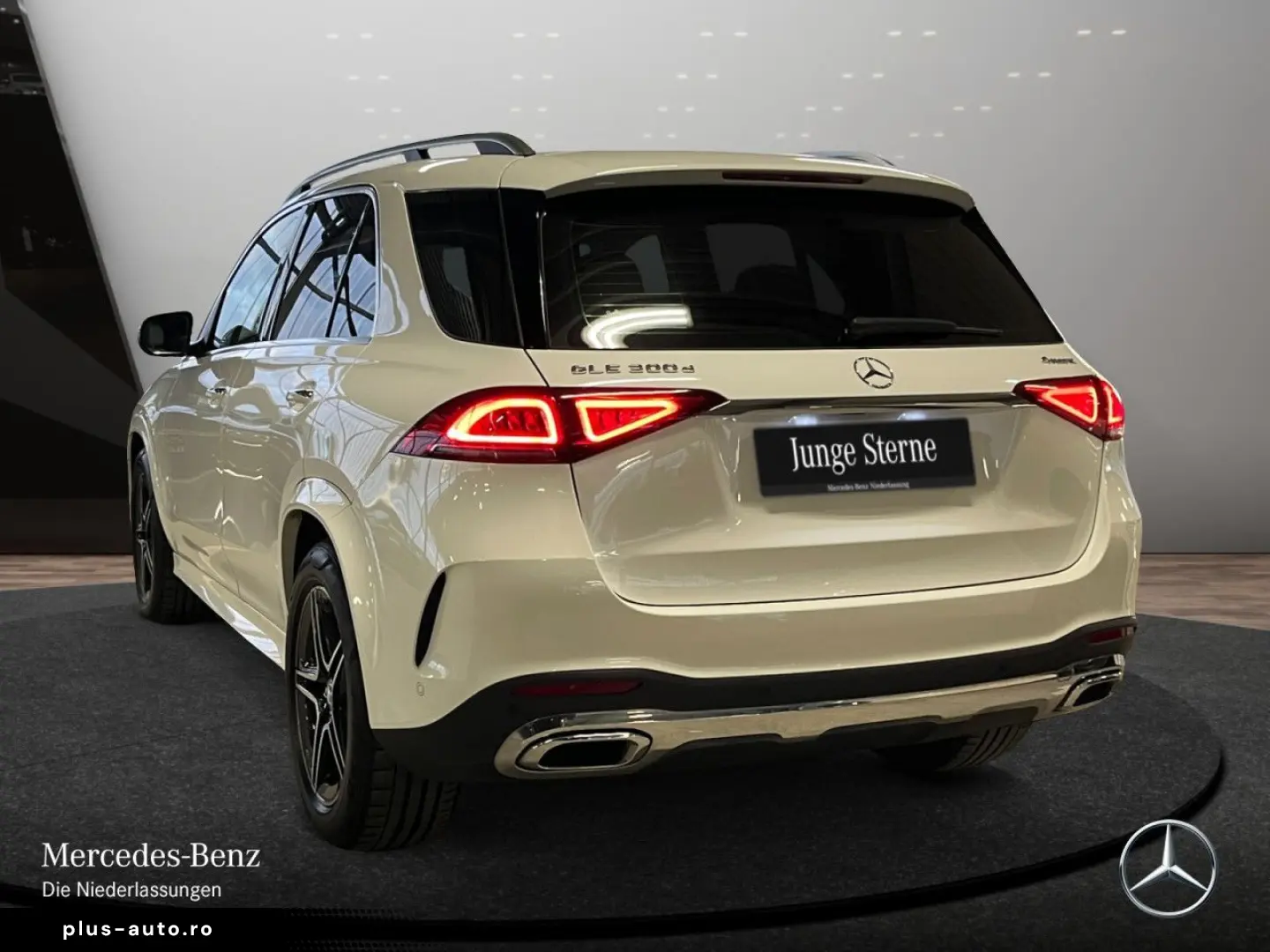 MERCEDES-BENZ GLE 300 d 4M AMG Pano Burme 360  20  TotW