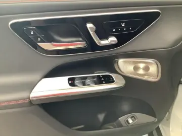 MERCEDES-BENZ AMG GLC 43 4M AMG Premium Digital HUD