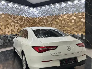 MERCEDES-BENZ CLA 180  Ambiente-B Navi Digitaler Tacho MBUX