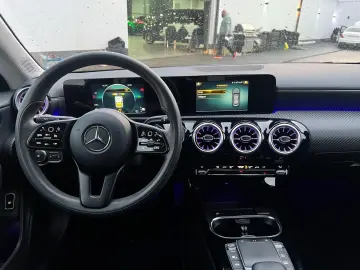 MERCEDES-BENZ CLA 180  Ambiente-B Navi Digitaler Tacho MBUX