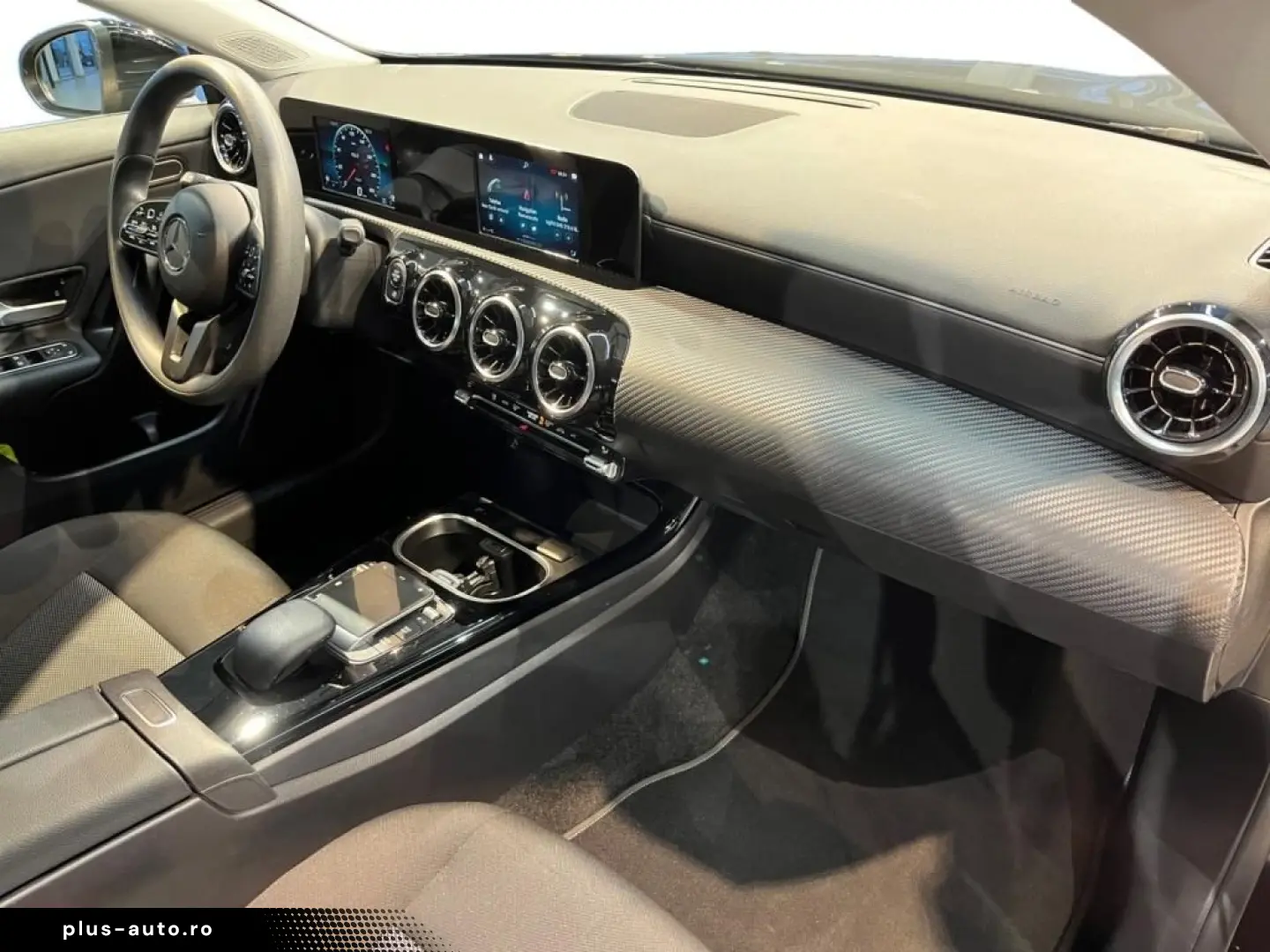 MERCEDES-BENZ CLA 180 d Coupe MBUX LED Navi AUT PTS SHZ