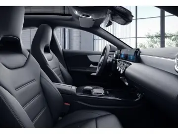 MERCEDES-BENZ CLA 180 Coupé Progressive LED Cam Pano Ambi