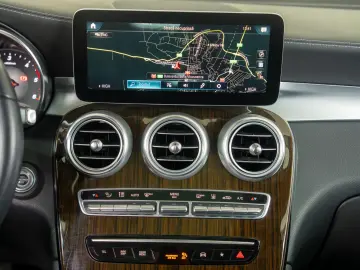 Mercedes-Benz GLC 300 de 4MATIC 9G-TRONIC