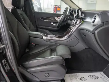 Mercedes-Benz GLC 300 de 4MATIC 9G-TRONIC