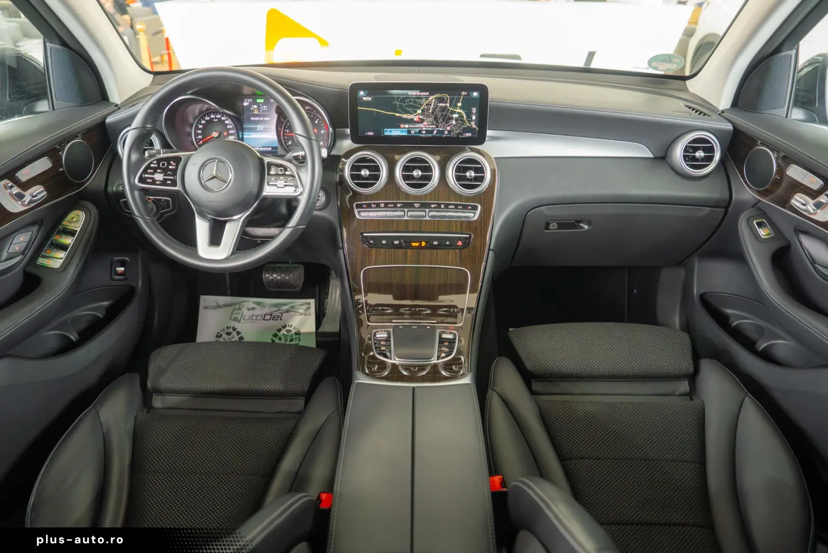 Mercedes-Benz GLC 300 de 4MATIC 9G-TRONIC