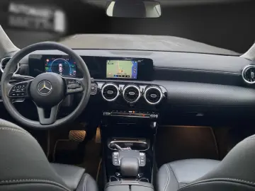 MERCEDES-BENZ CLA 250 e Kamera LED DigTacho Navi Leder DAB