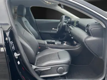 MERCEDES-BENZ CLA 250 e Kamera LED DigTacho Navi Leder DAB