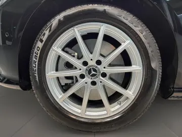 MERCEDES-BENZ CLA 250 e Coupe MBUX Navi AUT PTS Park-Assist