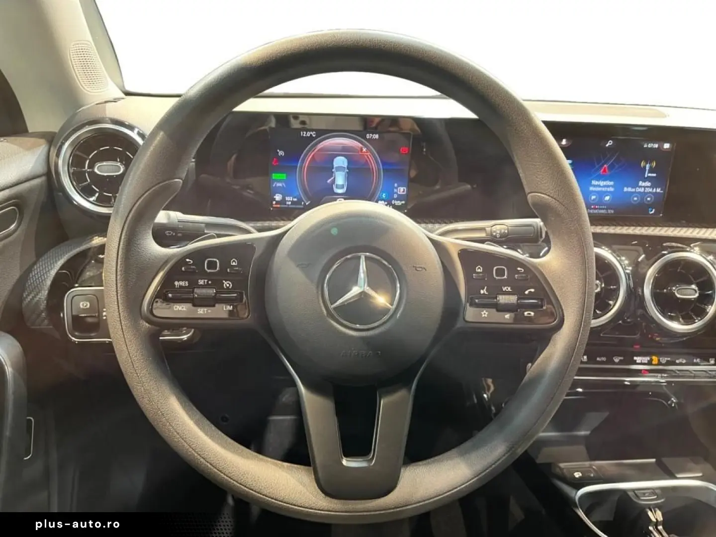MERCEDES-BENZ CLA 250 e Coupe MBUX Navi AUT PTS Park-Assist