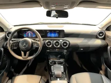 MERCEDES-BENZ CLA 250 e Coupe MBUX Navi AUT PTS Park-Assist