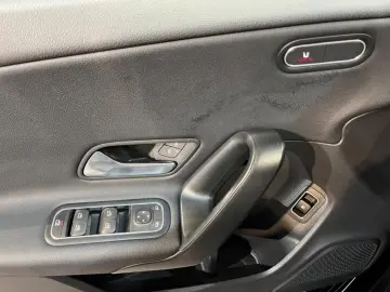 MERCEDES-BENZ CLA 250 e Coupe MBUX Navi AUT PTS Park-Assist