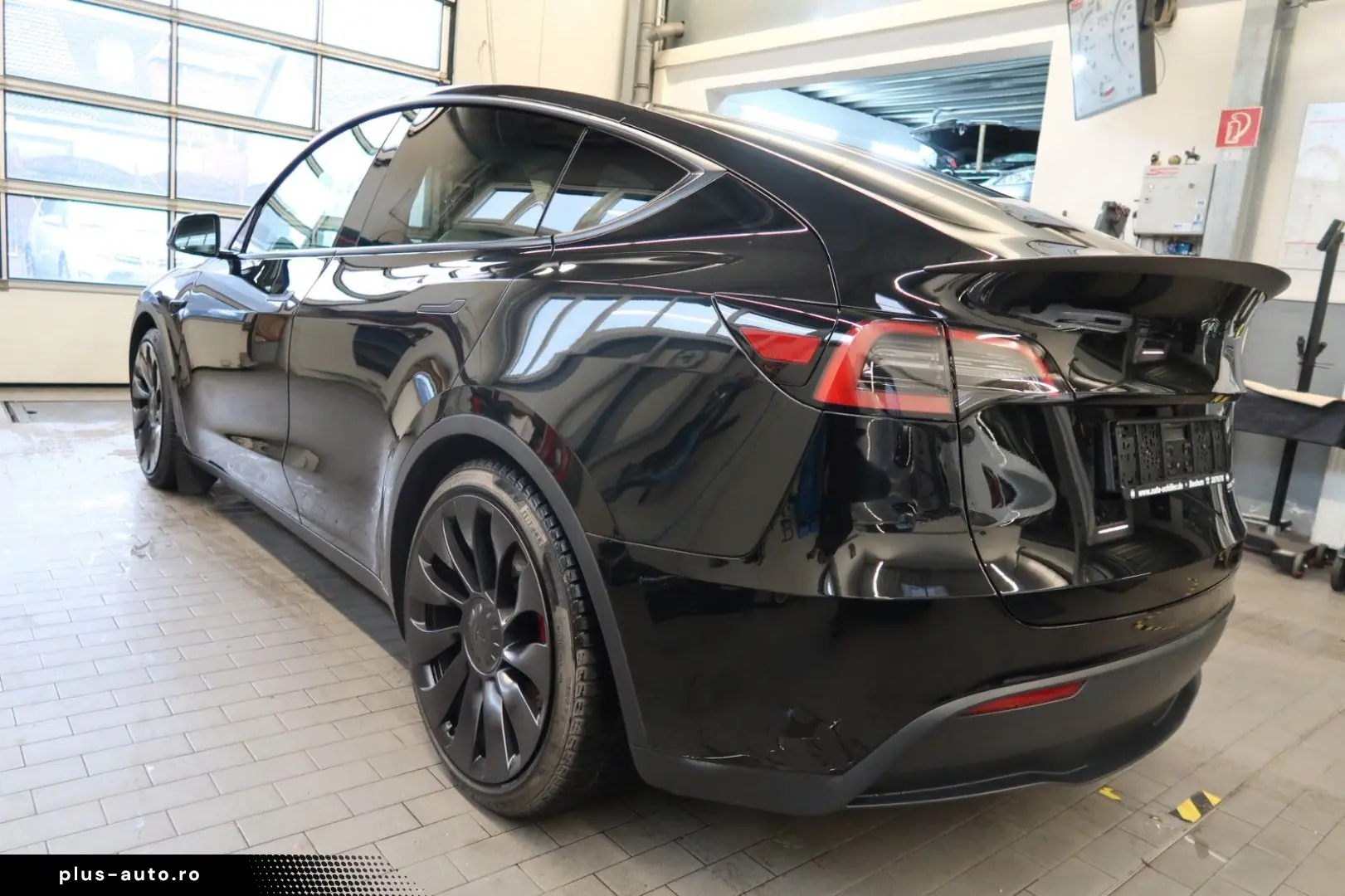 TESLA Model Y Performance Dual AWD