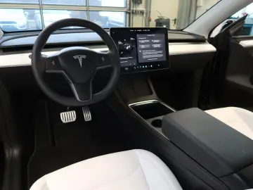 TESLA Model Y Performance Dual AWD