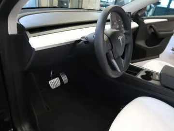 TESLA Model Y Performance Dual AWD