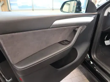 TESLA Model Y Performance Dual AWD