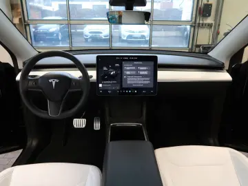 TESLA Model Y Performance Dual AWD