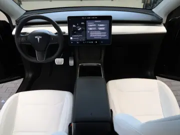 TESLA Model Y Performance Dual AWD