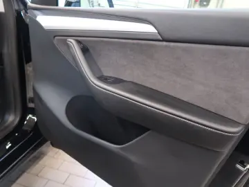 TESLA Model Y Performance Dual AWD