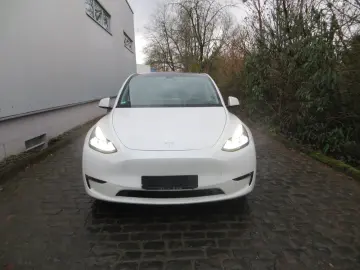 TESLA Model Y Long Range Dual AWD