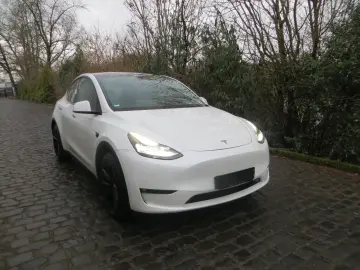 TESLA Model Y Long Range Dual AWD