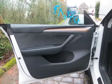 TESLA Model Y Long Range Dual AWD