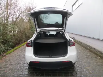 TESLA Model Y Long Range Dual AWD