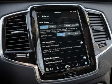 VOLVO XC90 T8 Ultra Dark Recharge AWD HUD AKTIVSITZE