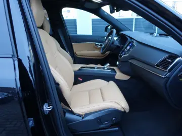 VOLVO XC90 T8 AWD Ultra Dark PANO HUD FOUR-C 360 B&W
