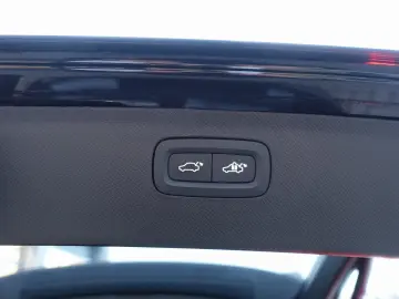 VOLVO XC90 T8 AWD Ultra Dark PANO HUD FOUR-C 360 B&W