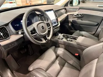 VOLVO XC 90 T8 Plus Dark Recharge Plug-In Hybrid AWD