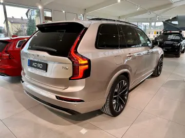 VOLVO XC 90 T8 Plus Dark Recharge Plug-In Hybrid AWD