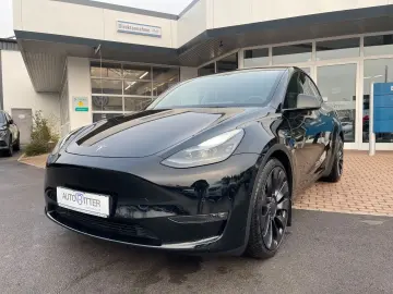 TESLA Model Y Performance Long Range
