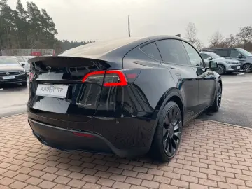 TESLA Model Y Performance Long Range