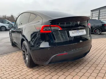TESLA Model Y Performance Long Range