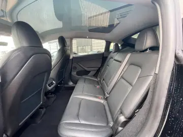 TESLA Model Y Performance Long Range