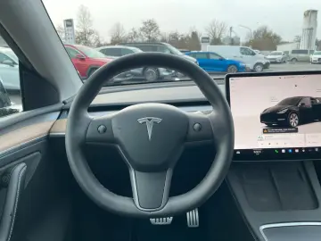 TESLA Model Y Performance Long Range