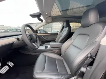 TESLA Model Y Performance Long Range