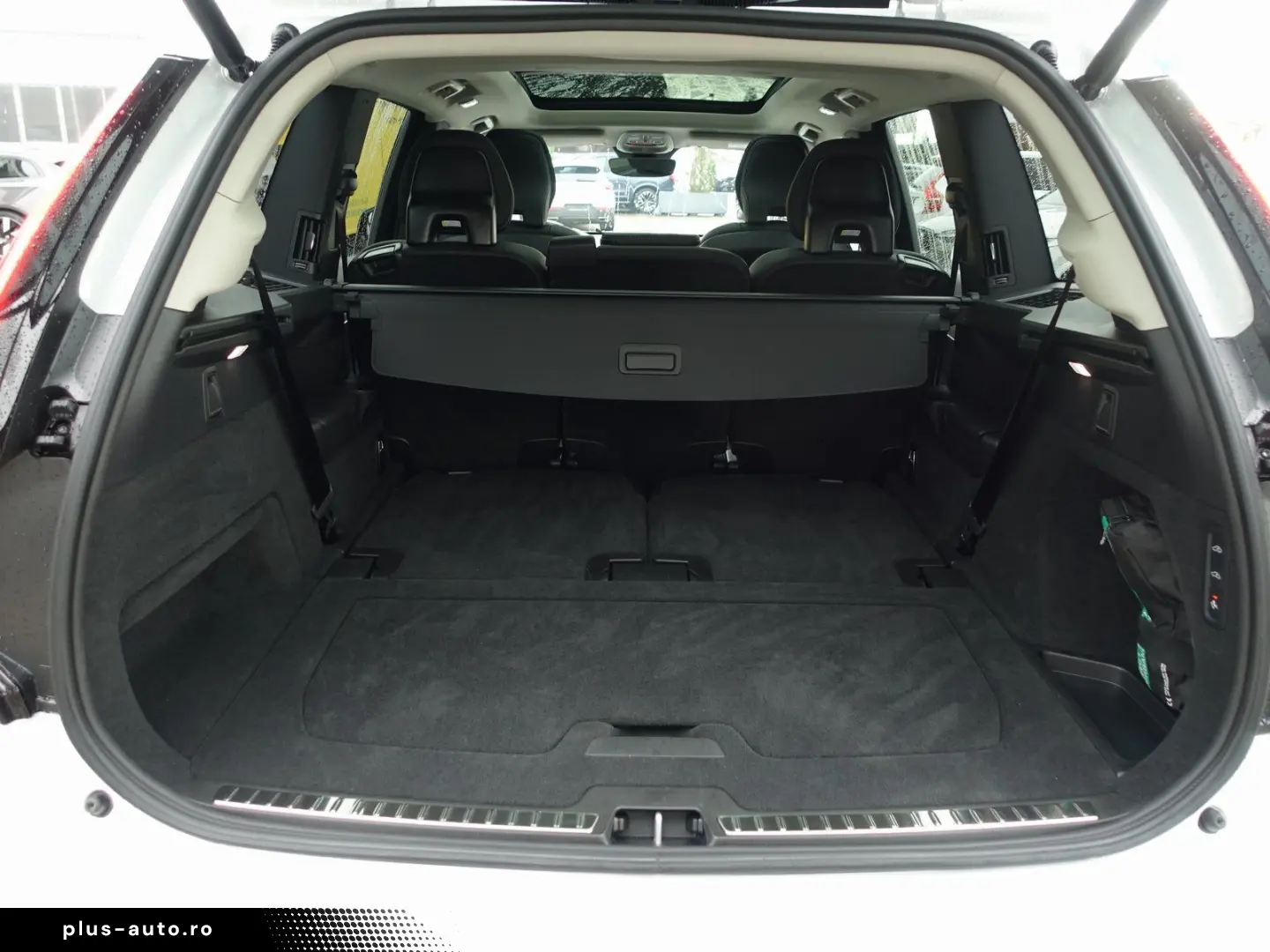 VOLVO XC90 Plus T8 AWD Plug-in Hybrid FourC AHK Pano