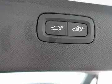 VOLVO XC90 Plus T8 AWD Plug-in Hybrid FourC AHK Pano