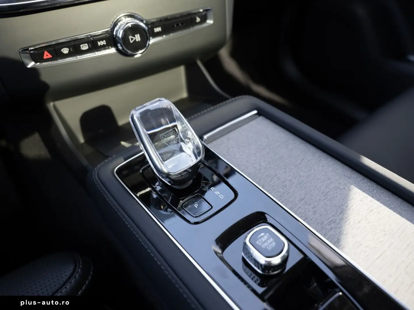 VOLVO XC90 2.0 Ultra Dark Recharge Plug-In Hybrid AWD