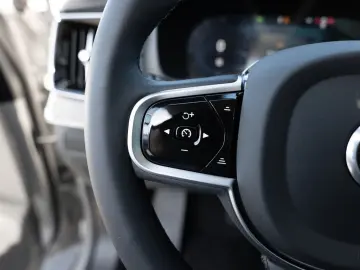 VOLVO XC90 2.0 Ultra Dark Recharge Plug-In Hybrid AWD