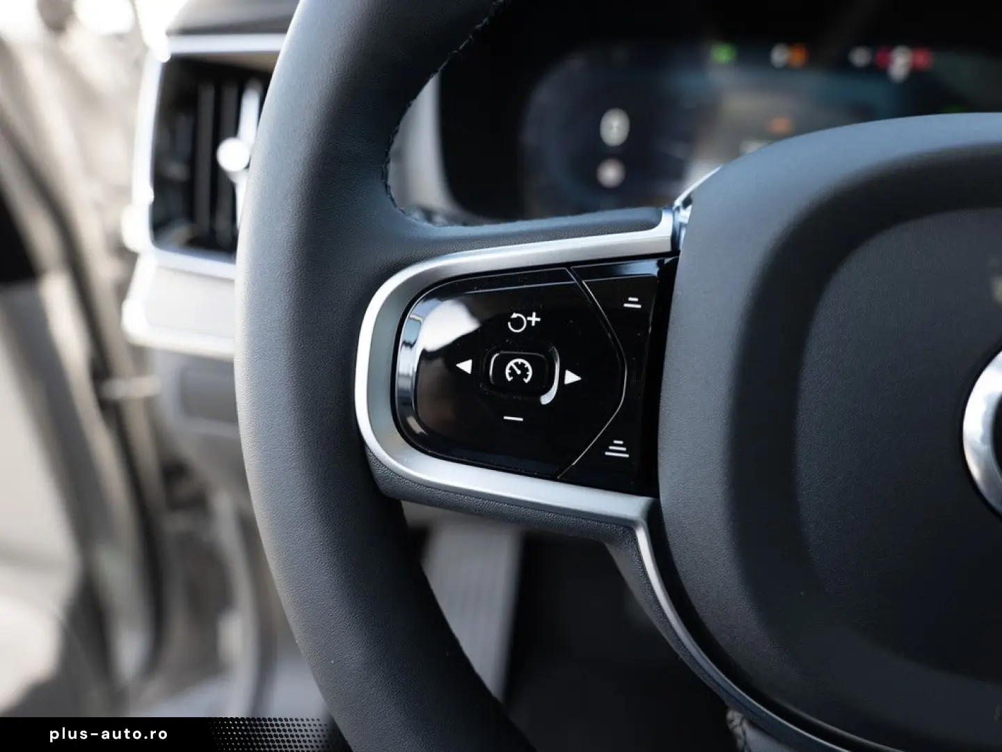 VOLVO XC90 2.0 Ultra Dark Recharge Plug-In Hybrid AWD