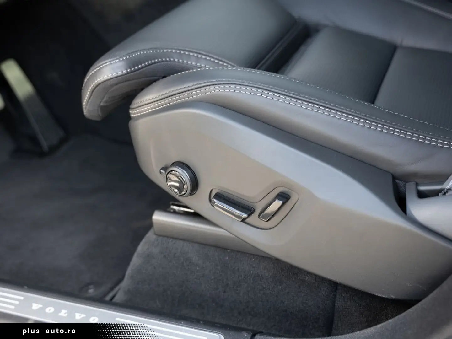 VOLVO XC90 2.0 Ultra Dark Recharge Plug-In Hybrid AWD