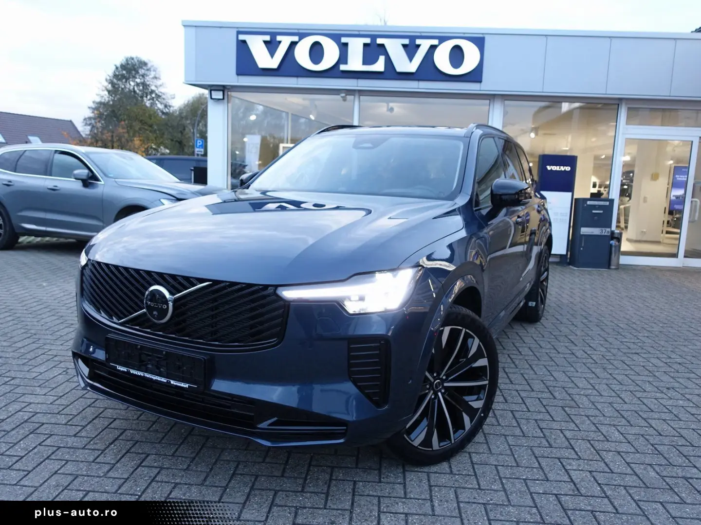 VOLVO XC90 T8 AWD Dark Plug-in Hybrid AHK FourC Pano