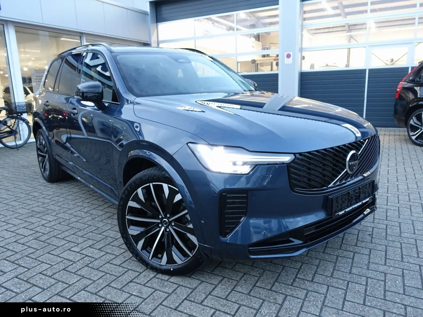 VOLVO XC90 T8 AWD Dark Plug-in Hybrid AHK FourC Pano